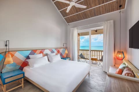 C Rodrigues Mourouk, Room