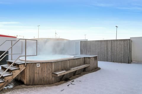 Hotel Vellir, Outdoor spa tub