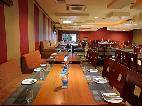 MGM Mark Whitefield, Restaurant