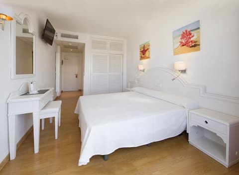 Coral Star Apartments, Room