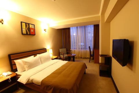New Nairi Hotel, Room