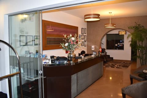 Hotel El Tambo 1, Reception