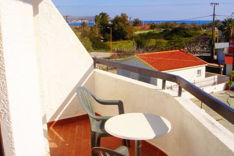 Butterfly Studios, Balcony