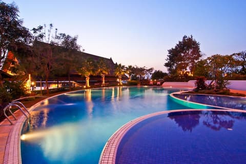 Champasak Grand Hotel, Pool