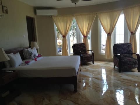 Waters Edge Guest House, Room