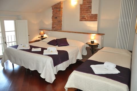 At Home Bed and Breakfast, Room