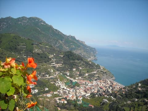Il Rifugio del Poeta, Exterior