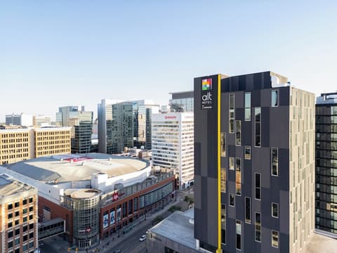 Alt Hotel Winnipeg, Exterior