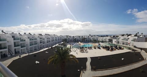 Hotel Plaza Palmeras, View from room