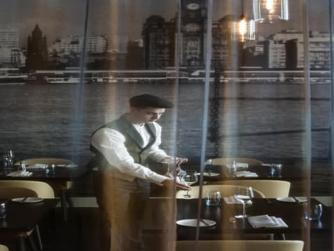 Pullman Liverpool, Breakfast area