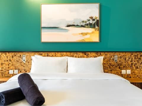 Mystik Life Style, Room