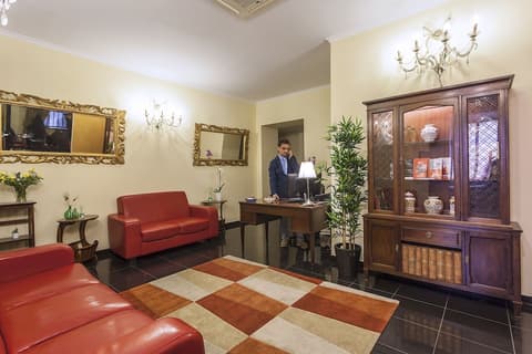 Hotel Regina Giovanna, Reception
