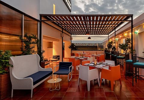 Zone by The Park Bani Park Jaipur, Poolside bar