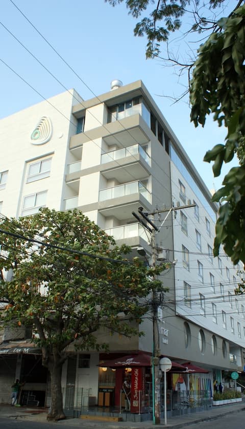 Del Mar Hotel, Front of property