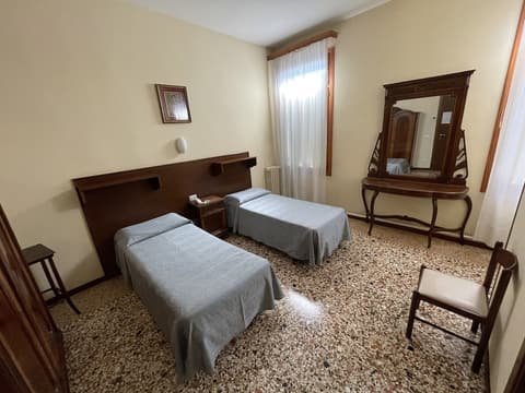 Casa Caburlotto, Room