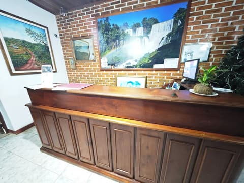 Hotel Tierra Colorada, Reception