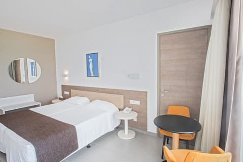 Vassos Nissi Plage Hotel & Spa, Room