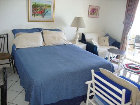 Ocean Suite Beach Front at Mobay Club, Room