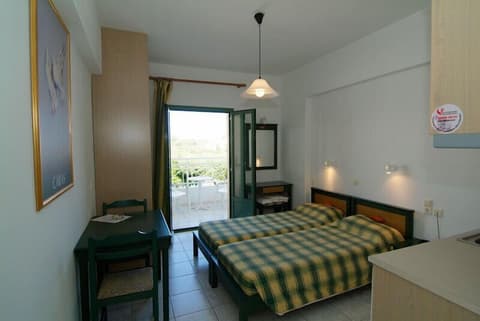 Nikolas Villas Apartments, Room