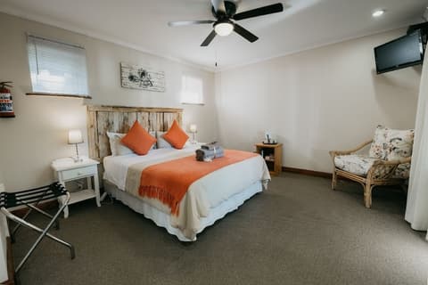 The Village Lodge, Room