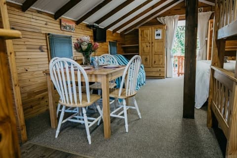 The Village Lodge, In-room dining