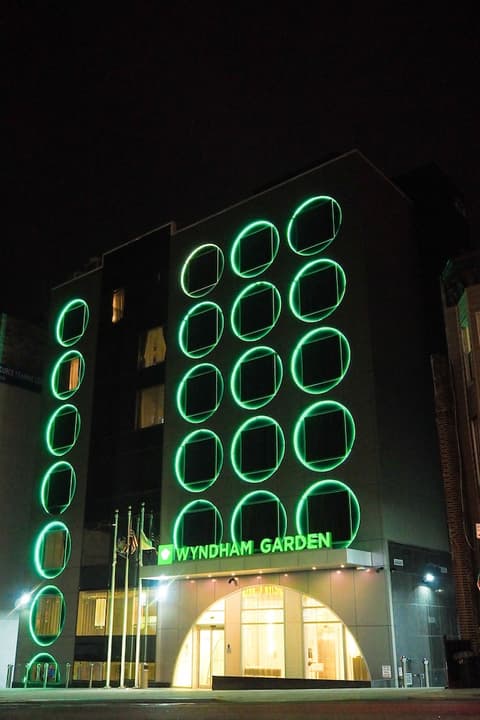 Wyndham Garden Brooklyn Sunset Park, Front of property - evening/night