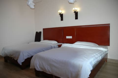 Golden Chopstick Hotel, Room