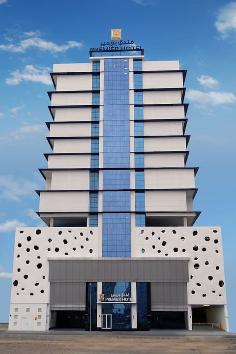 Premier Hotel, Front of property