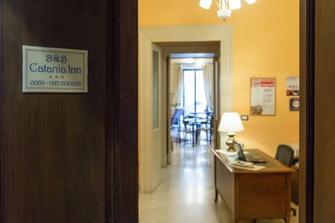 Catania Inn, Concierge desk