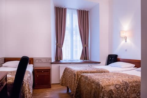 Three Crowns Residents, Room