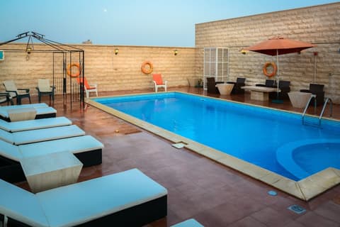 Golden Ocean Hotel, Pool