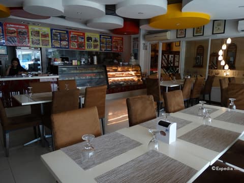 Panda Tea Garden Suites, 