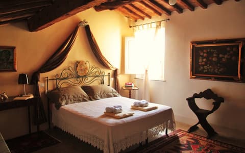 Altana Panoramic, Room