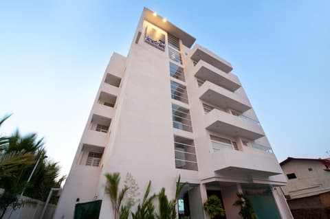 The Beach Apartments, Exterior