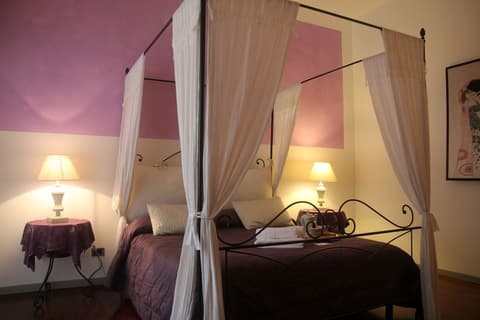 Casamore Rooms, Room