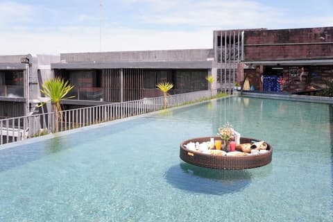 Watermark Hotel & Spa Jimbaran Bali, Rooftop pool