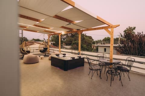 Sirens Luxury Apartments Palouki, Terrace/patio