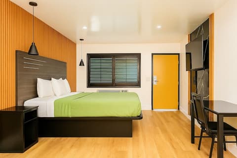 Casa Blanca Hotel & Suites Azusa, Room