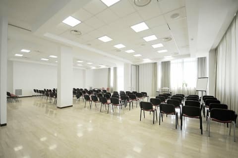 Sunrise Hotel, Meeting facility