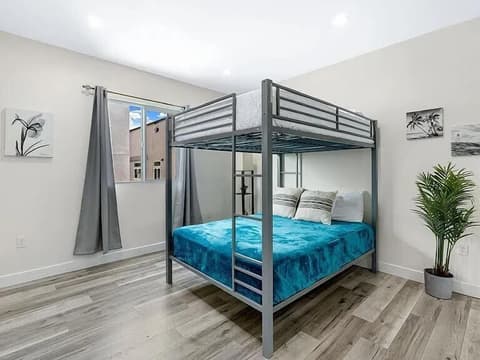 Format Stays Coliving, Room