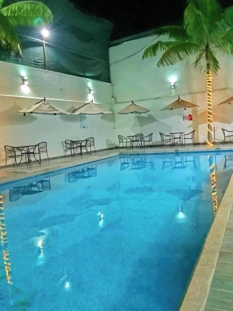 HOTEL PLAZA ELITE, Pool