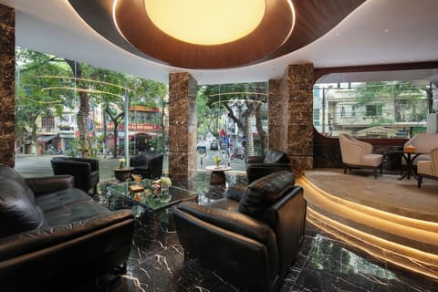 May De Ville Corner Hotel, Lobby