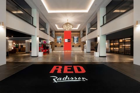 Radisson RED Phuket Patong Beach, Lobby