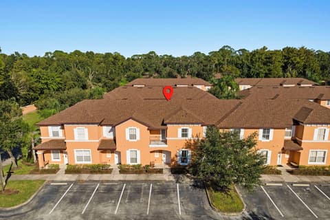 Regal Oaks Resort, Front of property