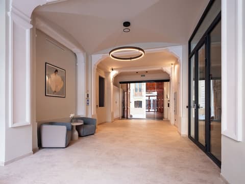 Numa Valencia La Xerea, Interior entrance