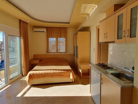 SeaView studios, Room