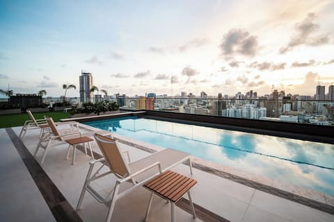 Aston Rubi City Suites, Rooftop pool