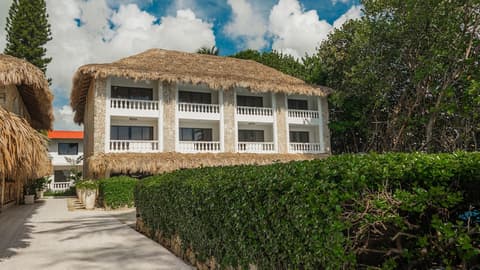 Tribe Resorts, Exterior