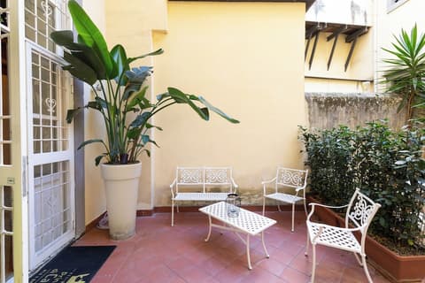 Residenza Principe di Carafa, Terrace/patio