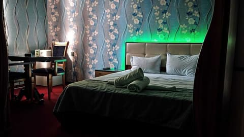 Badamdar Ist Hotel, Room